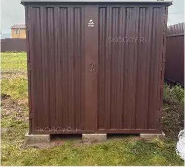 Хозблок для садовой техники и инвентаря в шоколадном цвете в дер. Наумово, Киржачский мун.окр, Владимирская обл.